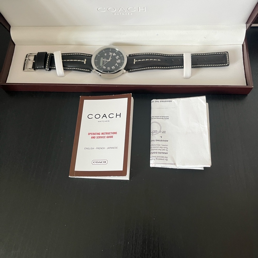 Coach Men's Black Leather Strap Watch
Stainless steel transatlantic watch. - Picture 8 of 14